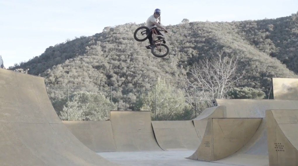 Für dieses Video ist der Flybikes-Fahrer Sergio Layos eine Woche lang durch Rundungen in und um Barcelona gepeitscht. Fuego!