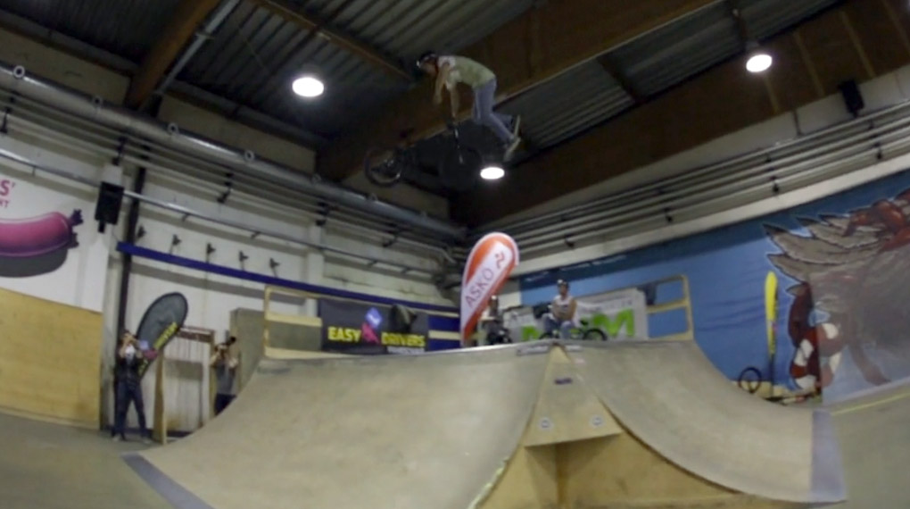 Trickgewitter in Innsbruck: Wir haben ein Highlightsvideo und die Ergebnisse der Pro-Klasse vom 1. Stopp der 20inch Trophy 2016 in der WUB-Halle für euch.