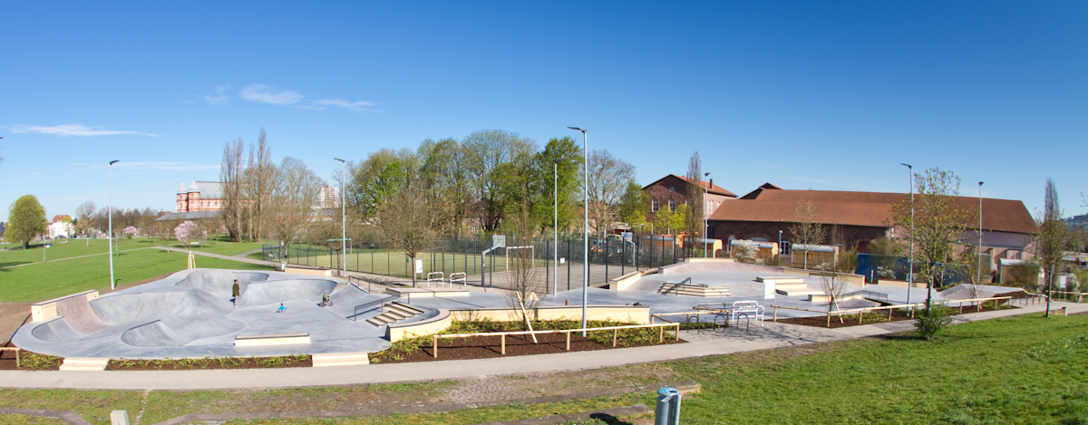 Idyllisch gelegen: Der neue Skatepark von Camp Ramps und DSGN Concepts im Otto-Dullenkopf-Park von Karlsruhe