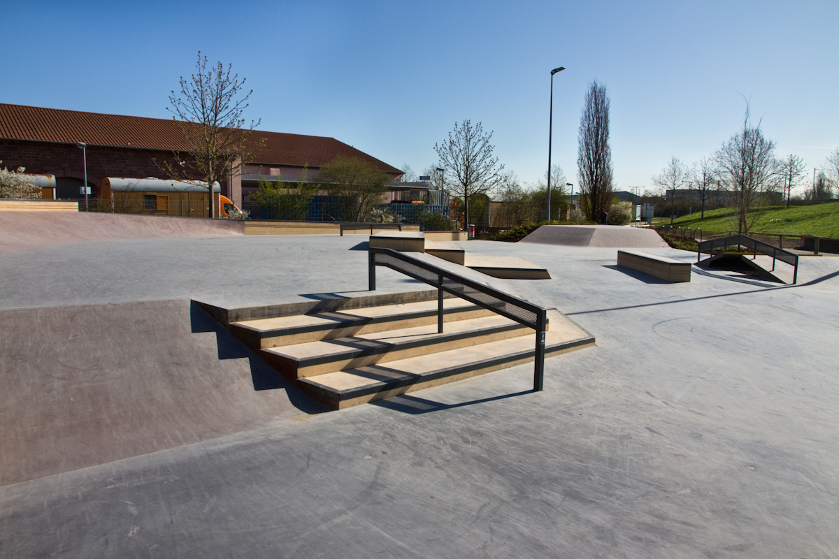 Handrails und Curbs en masse im Skatepark von Karlsruhe