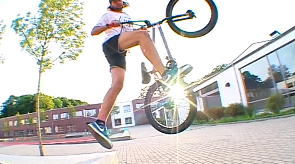 Hier ist ein kleiner Vorgeschmack auf die neue DVD von Gangbang Bikes, die Ende des Sommers rauskommen soll, sowie Folge 10 von Bang with GBB.