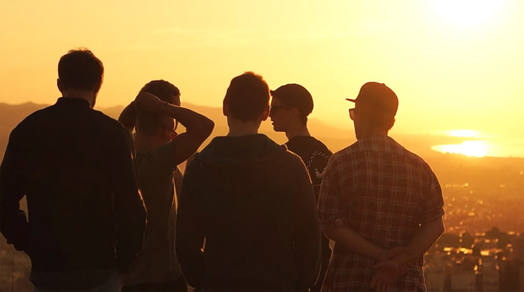 Lass die Sonne in dein Herz! Hier entlang für sechseinhalb Minuten sommerlicher Clips aus den vergangenen drei Jahren von der Closeup Crew aus Ulm.