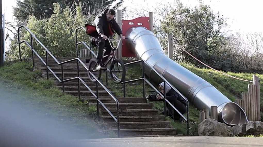 Peter Adam hat nach der United-Weltpremiere in Hastings ein paar Tage mit Dan Boiski in London verbracht und dabei ist dieses sehenswerte Video entstanden.