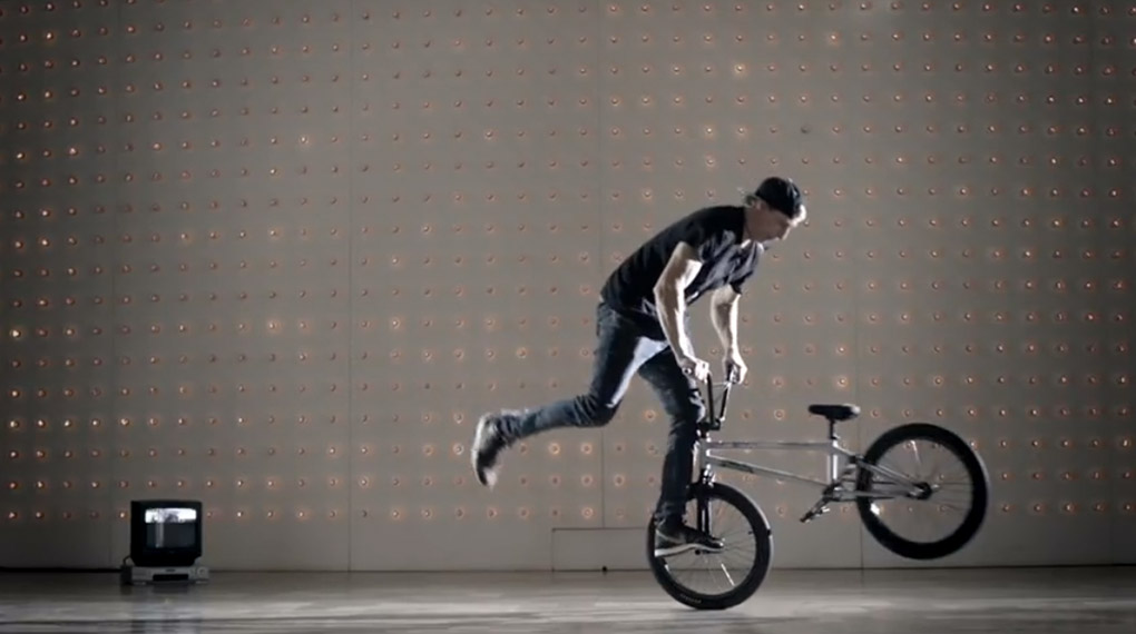 Professionell in allen Belangen: Dieses Videoporträt von dem Flatlandpro Dan Henning hat vollkommen zu recht einen hollywoodmäßigen Abspann.