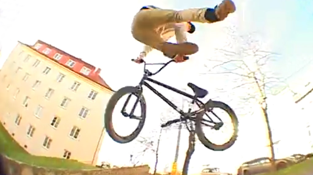 Oida Tape is back! Und auch im zweiten Teil treibt die Dove Shit Kru wieder allerlei Schabernack auf den Straßen von Wien. Check it!