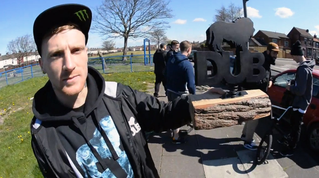 Mit 250 BMXern durch die Straßen von Liverpool: Hier findest du zwei Videos vom Dub Jam 2016 mit Bruno Hoffmann, Tom Schorb-Mergenthaler, Eddie Baum uvm.