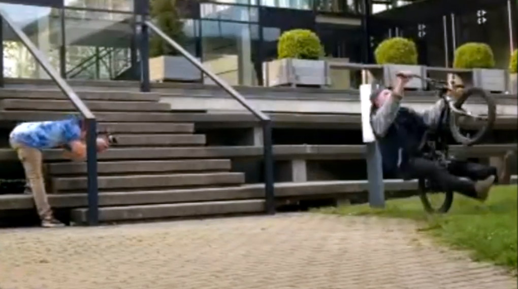 Felix Denzel von Gangbang Bikes mit dem wahrscheinlich besten Icepick-Fail aller Zeiten + die 12. Folge des Videoblogs von Gangbang Bikes.