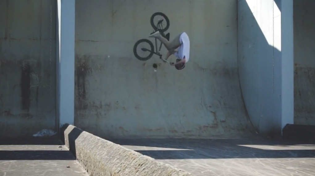 Robin Kachfi hat sich für den kunstform Shop Spots in Mannheim, Berlin und Barcelona vorgeknöpft. Was dabei an guten Clips rumgekommen ist, erfährt du hier.