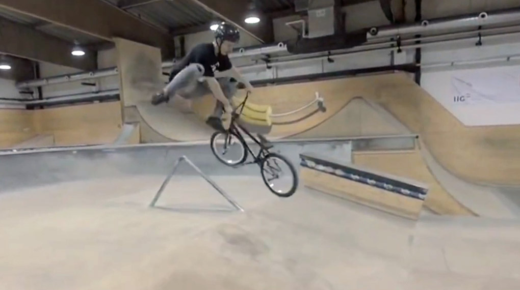 Egal ob in der Luft oder auf dem Vorderrad, was Tamas Nagy in diesem Video für Tricks raushaut, ist wirklich beachtlich!