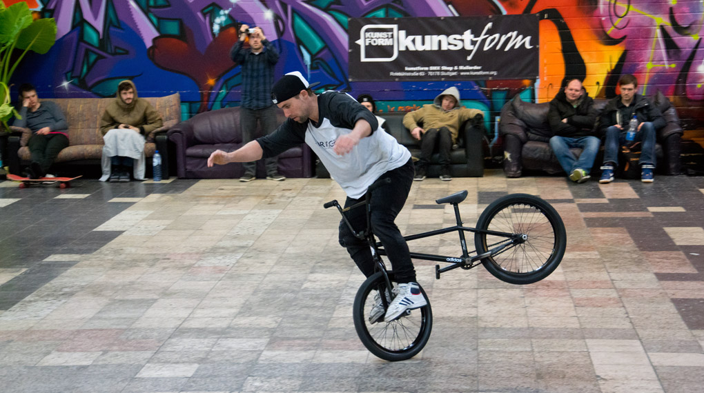 Hier findest du eine große Gallery vom kunstform X Zuppermarket Flatland Contest in der Projekt X Skatehalle Trier.