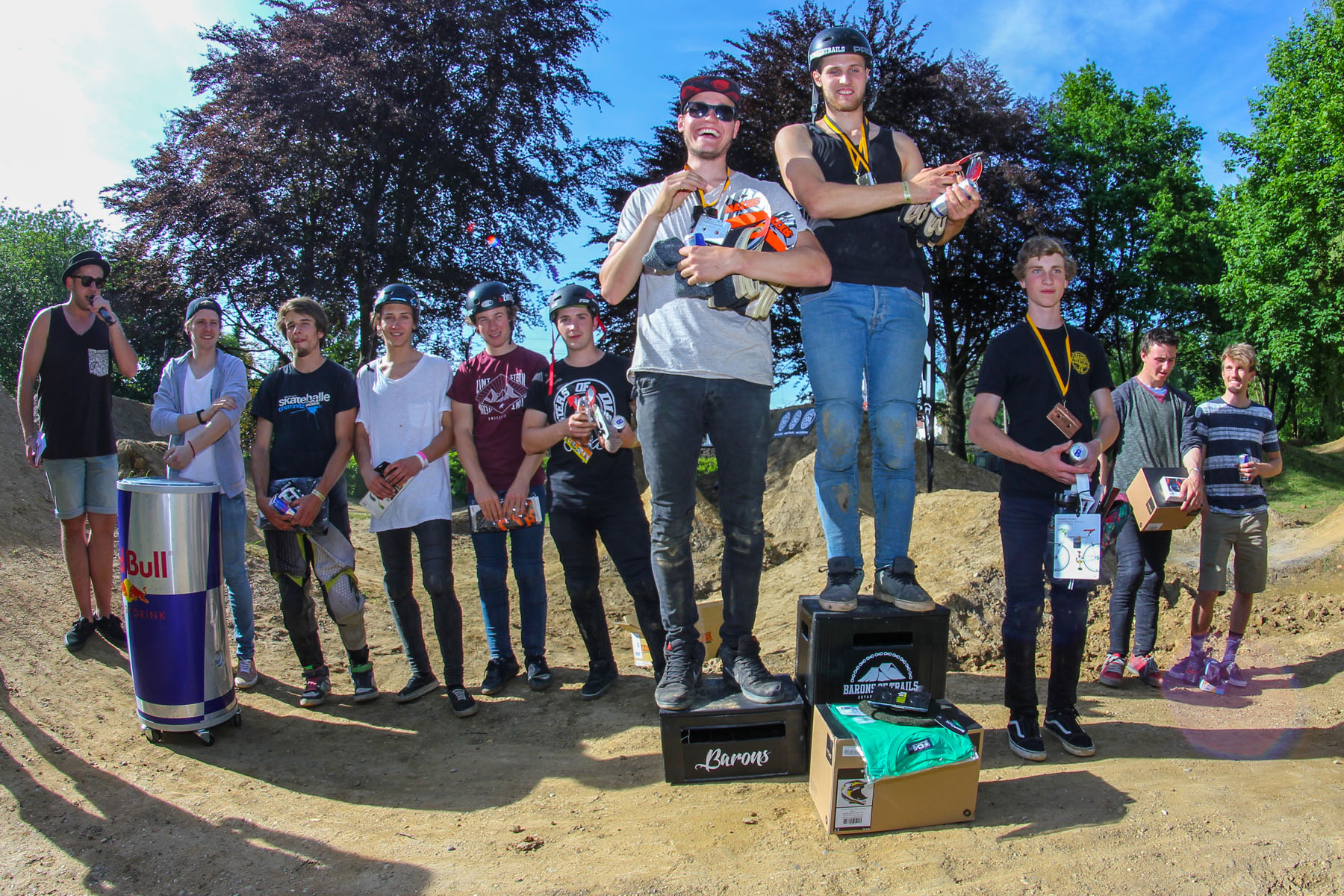 Die Gewinner der Baron of Trails 2016 in Freising (auf dem Siegertreppchen v. l. n. r.): Chris Halbritter (2.), Marcel Berger (1.) und Phillip Klier (3.)