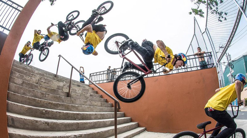 Übertrieben: Als erster BMX-Fahrer ever hat Kenneth Tencio einen Backflip an einem Treppenset gestanden. Hier geht