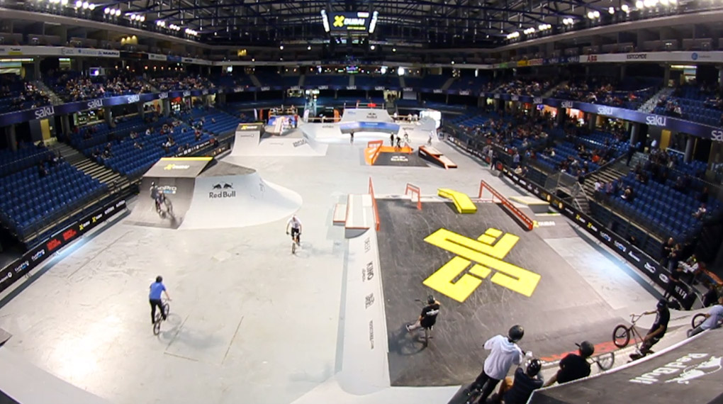 Wir haben für euch die vielen Highlights aus den BMX-Vorläufen auf der Simple Session 2016 zu einem vierminütigen Video voller Banger verdichtet.