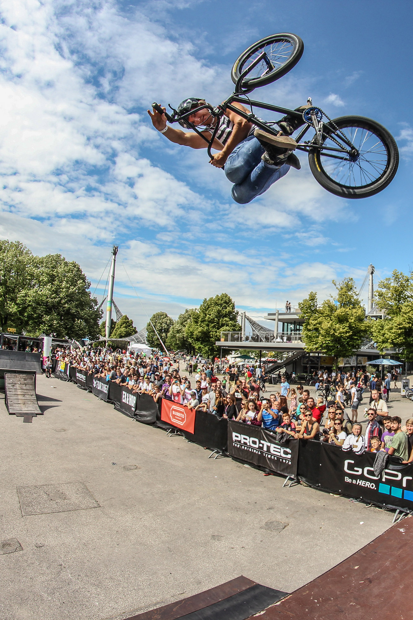 Jonas Lindermair, Invert