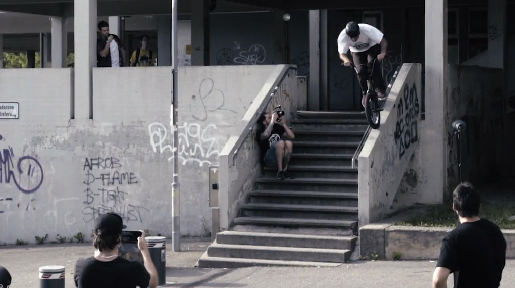 Brian Kachinski, Jason Phelan, Dan Conway sowie Max und Tim Bringer vom GT-Team zu Besuch beim kunstform BMX Shop in Stuttgart.