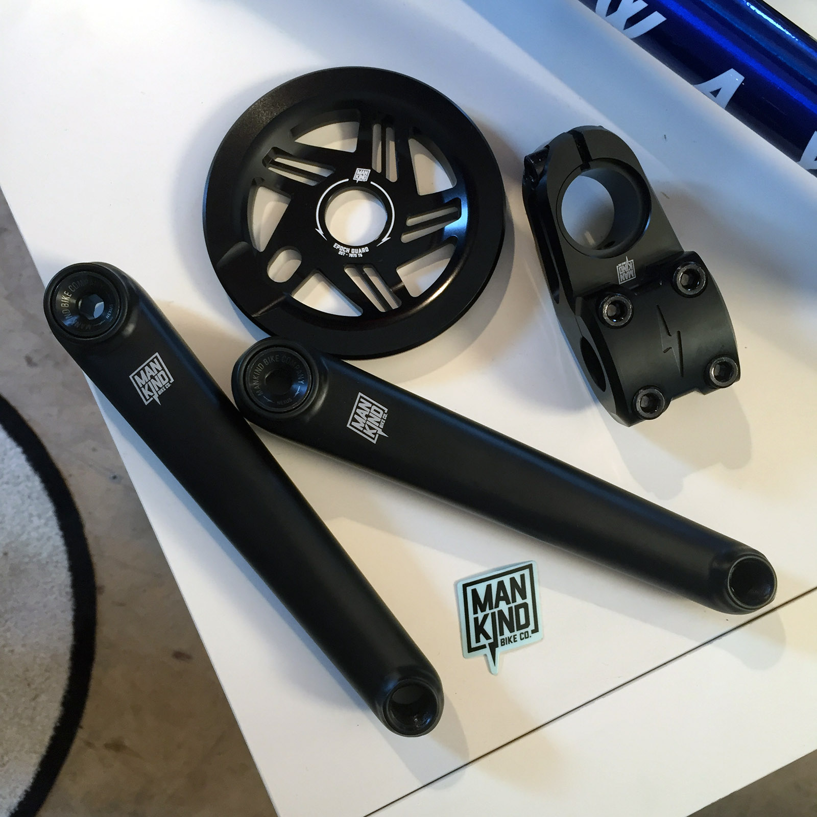 Außerdem neu im Programm sind diese Kurbel, ein Guardsprocket und ein überarbeiteter Toploadvorbau. Morgen geht übrigens die neue Webseite von Mankind online (mankindbmx.com), auf der ihr alle Infos zu den neuen Produkten findet