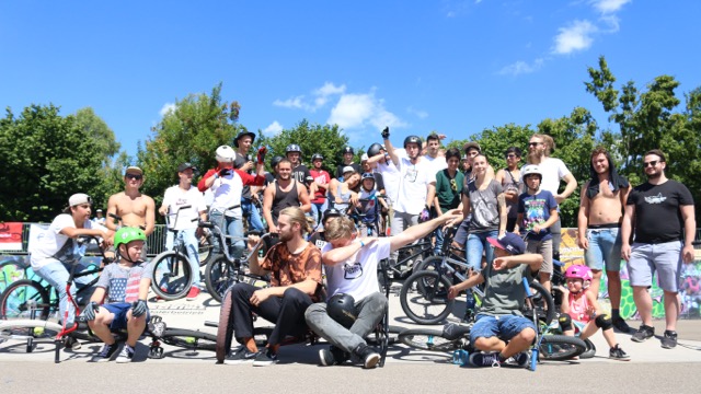 Die Teilnehmer des BMX Männle Turniers 2016 im Skatepark Tuttlingen