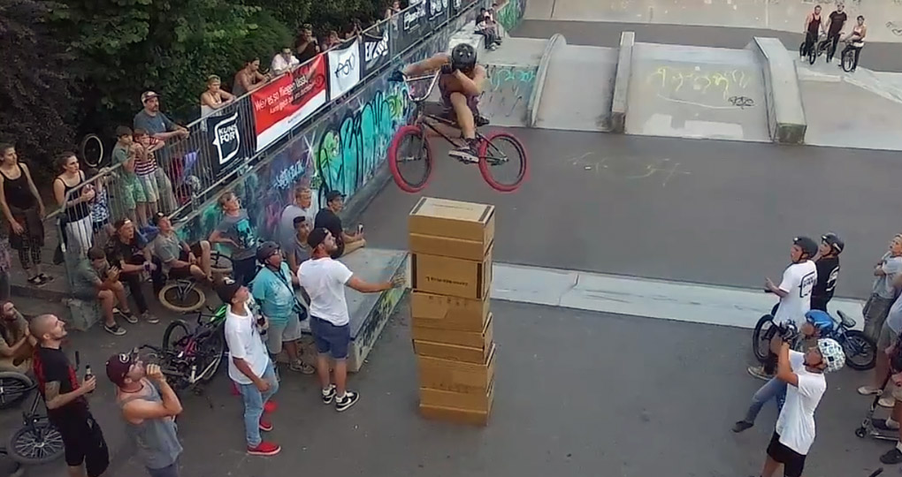 Hier findest du ein Video, viele Fotos, die Ergebnisse und einen Bericht vom BMX Männle Turnier 2016 im Skatepark von Tuttlingen.