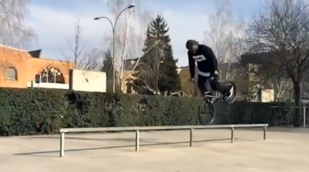 Auf Courage Adams Instagram-Profil wimmelt es nur so vor unglaublichen Techlines. Einige der besten davon gibt es in dieser Compilation zu sehen.