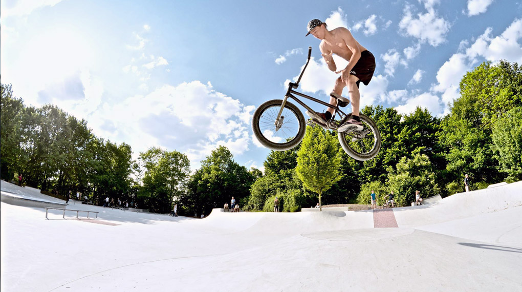Am 3. September 2016 findet ein BMX- und Skatejam im neuen Betonpark an der Südstraße in Mülheim statt. Hier erfährst du mehr.