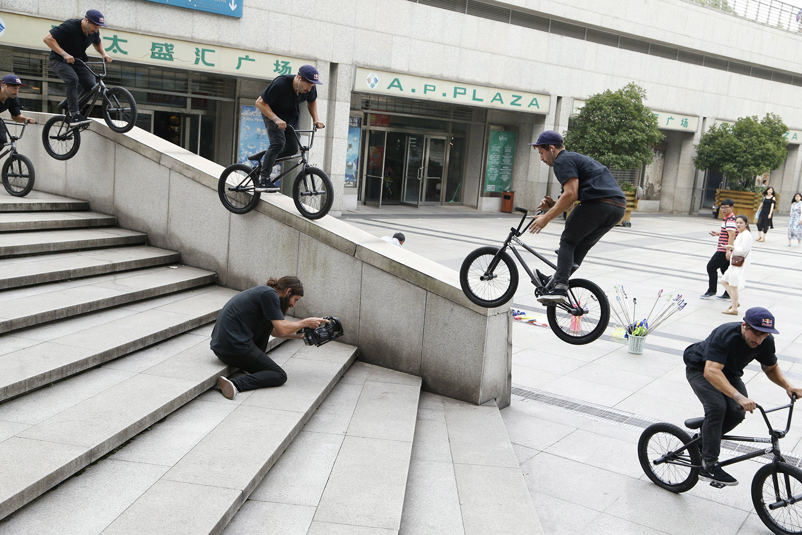 Garrett Reynolds, Switch feeble to Truck in Shanghai; Foto: Kevin Conners / Red Bull Content Pool