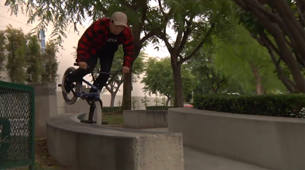 Lehnung! Andrew Castaneda hat für seine Section auf dem Cult X Vans Mixtape ein paar knusprige Technikleckerbissen eingetütet. Mehr dazu hier.