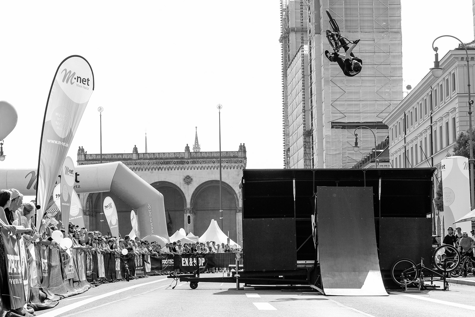 Simon Moratz, One Footed X-up Backflip EX&HOP Contest Streetlife Festival 2016 München