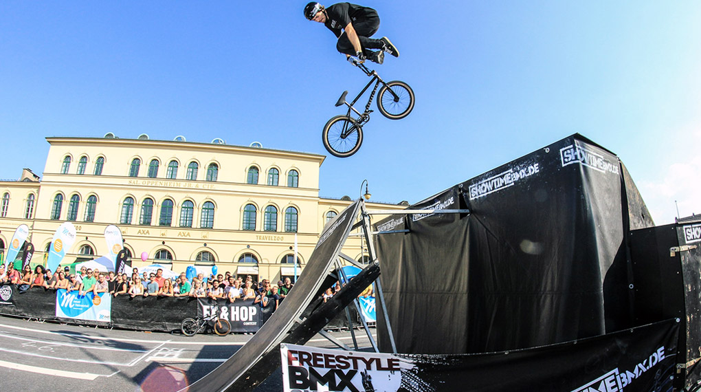 Hier findest du einen Haufen Fotos und die Ergebnisse des EX&HOP Contests auf dem Streetlife Festival 2016 in der Innenstadt von München.