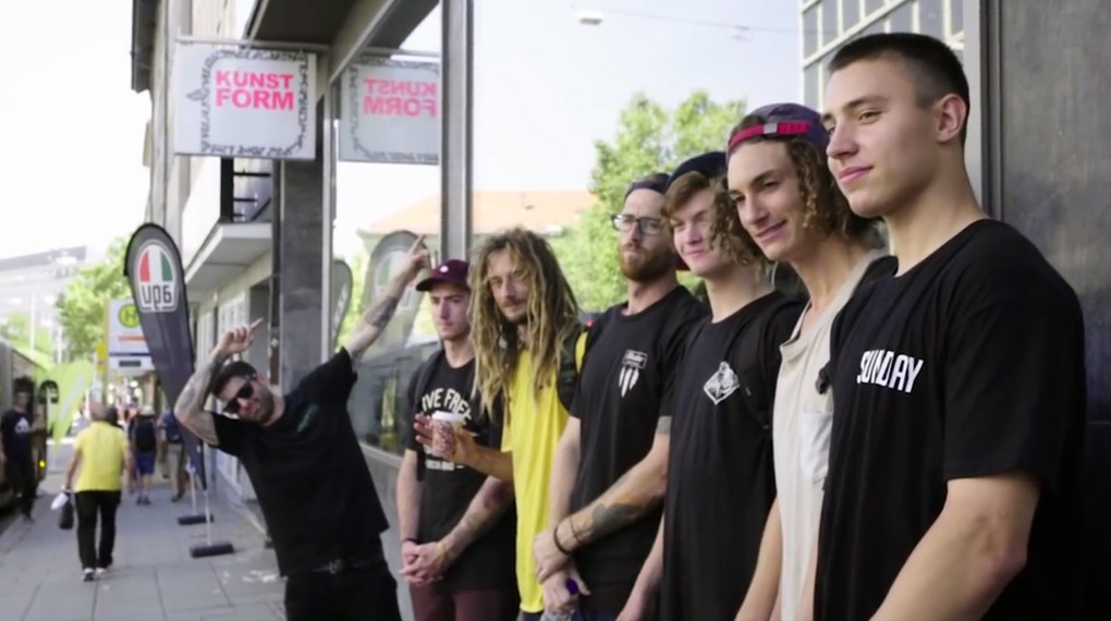 Hier sind ein paar Rawclips vom Stopp der Shadow X Subrosa World Tour 2016 in Stuttgart mit Simone Barraco und Konsorten.