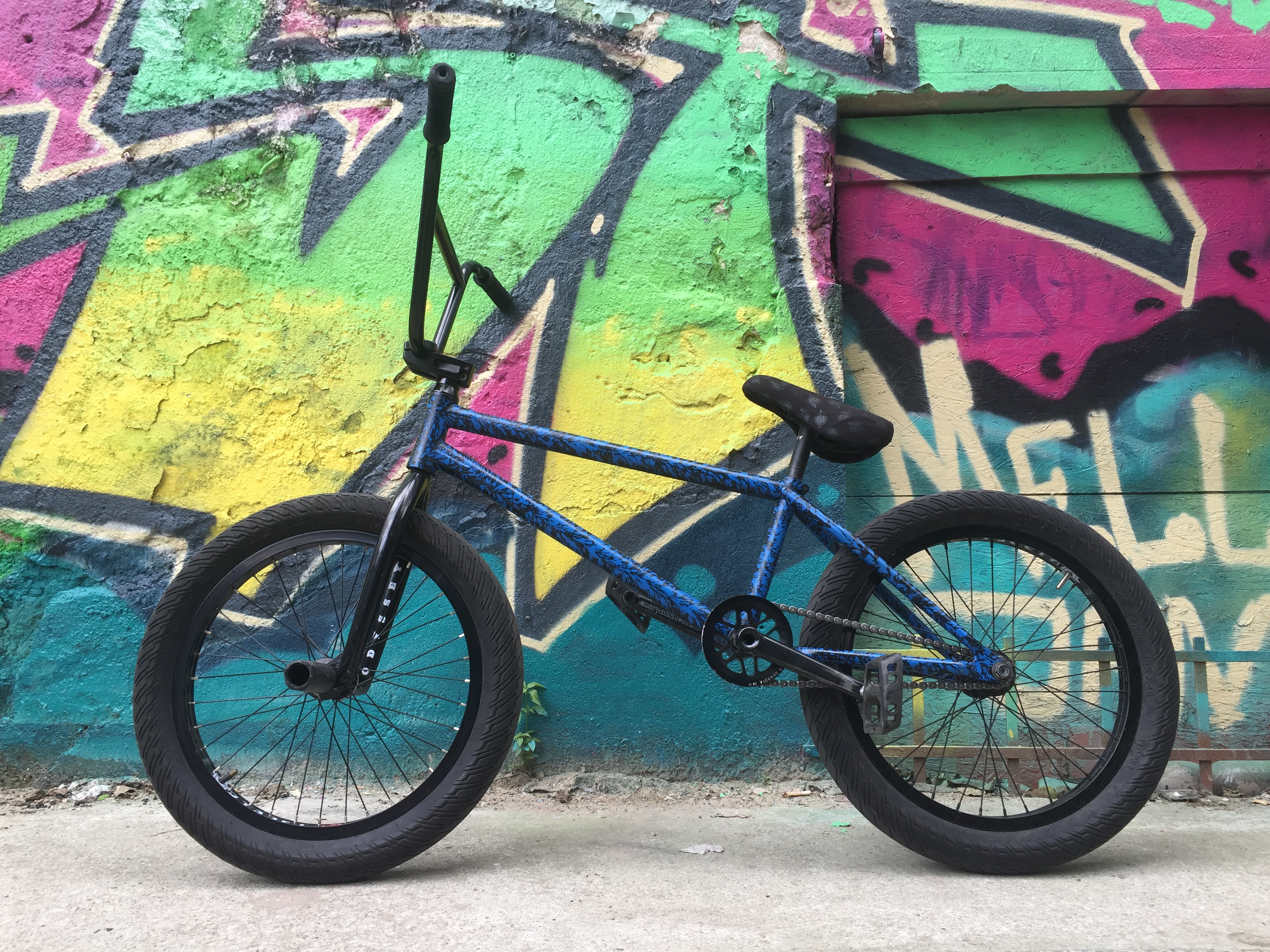 Tim Güntners Vessel von Volume Bikes mit haufenweise Anbauteilen von Odyssey