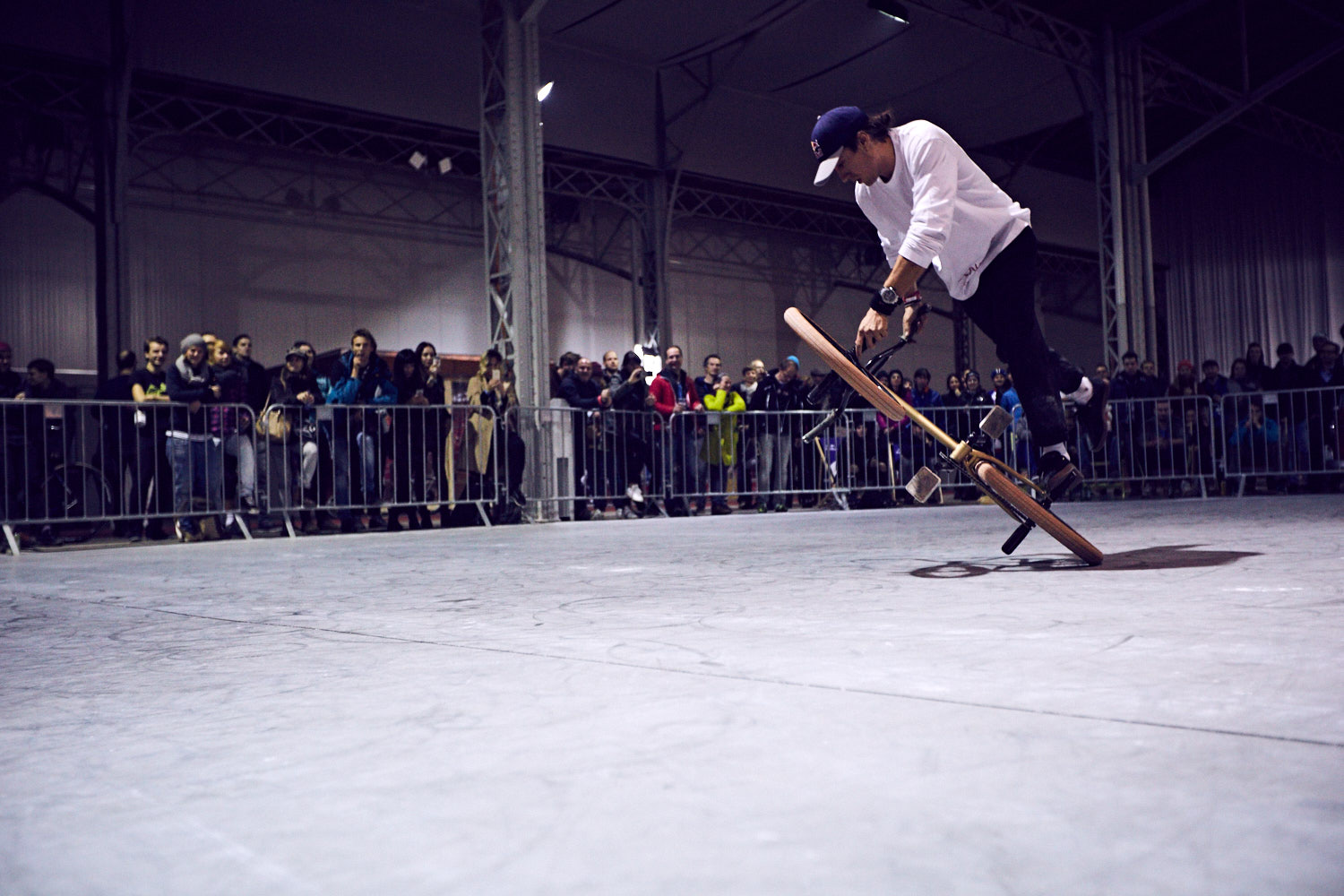 Viki Gomez beim Vienna Flatland Jam auf der Wiener Fahrradschau 2016
