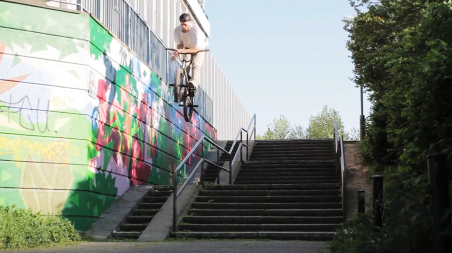 No filler, just killer! Daniel Tünte dreht in dem Promovideo für seinen "Early Bird"-Signaturerahmen von Mankind Bike Company komplett frei.