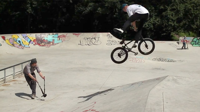 Felix Prangenberg zeigt in diesem Video ein paar Tricks und Lines an der Kölner Salatschüssel, die direkt aus Pumped BMX 3 zu stammen scheinen.