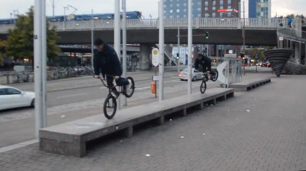 In diesem Vlog von Gangbang Bikes geben sich Dennis Möller, Dennis Erhardt, Leon Berthold, Cai von Rumohr, Timothy Jones, Hagen Schubert uvm. die Ehre.