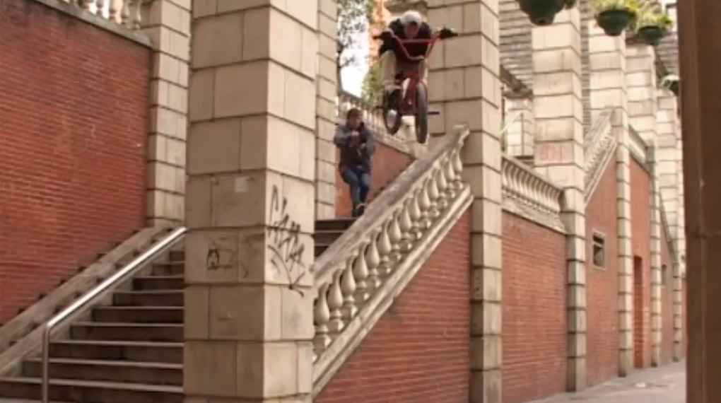 Kriss Kyle geht in seiner Section auf der "Nearly 4K"-DVD von Alex Donnachie mal wieder steil. Aber das war ja auch nicht anders zu erwarten …