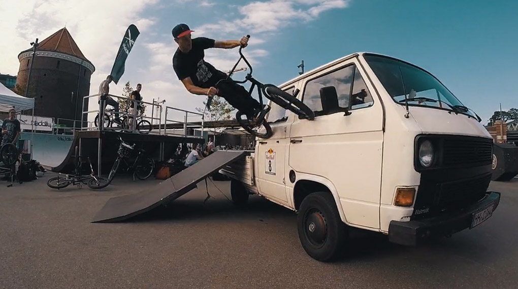 Beste Unterhaltung aus Hamburg-Ciddy: Sas Kaykha, Pierre Hinze, Nils Schürmann und Konsorten veranstalten in der Hansestadt Krawall und Remmidemmi.