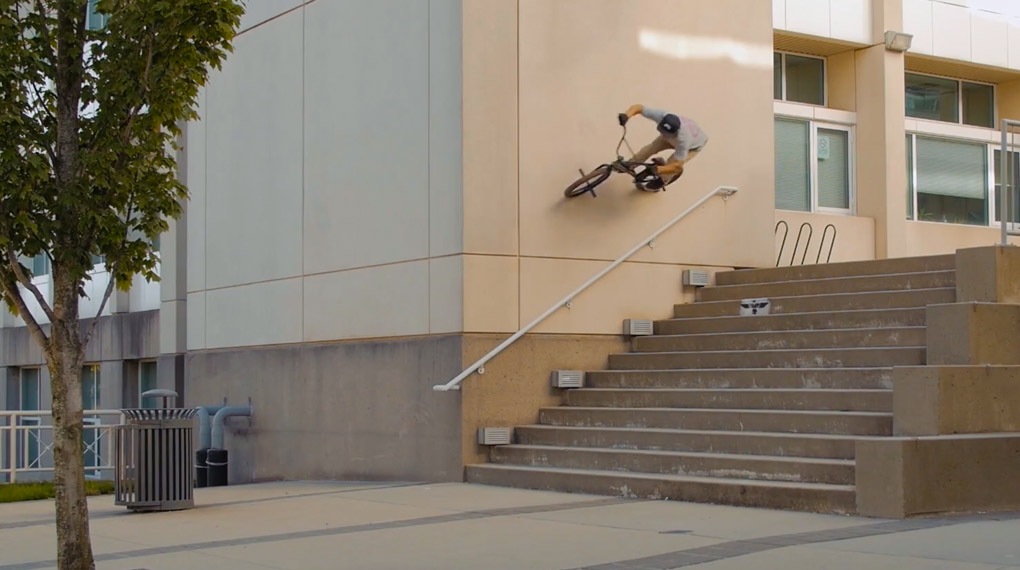 Man merkt seiner Section auf der Transmission-DVD von BSD nicht an, dass Dan Paley die Hälfte der Dreharbeiten mit einem zerstörten Knie außer Gefecht war.