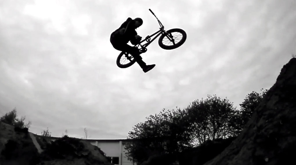 Erwartbares und Unerwartbares: Leon Hoppe greift in diesem Video für den People