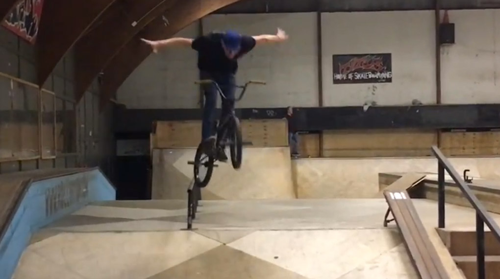 Jannik Pertz und Niklas Tilk waren in Heerlen, um sich im Promise Skatepark eine Runde Whips, Barspins und Crankflips zu gönnen.