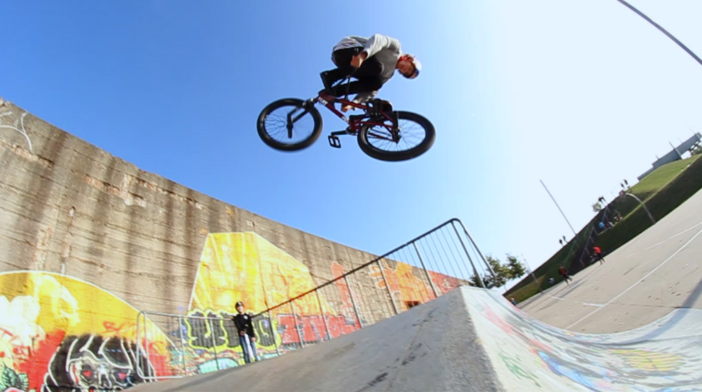 Dass Paul Thölen den Megaboost hat, dürfte bekannt sein. In seinem Welcome-Edit für wethepeople frönt er außerdem seiner neuen gewonnen Liebe zu Pegs.