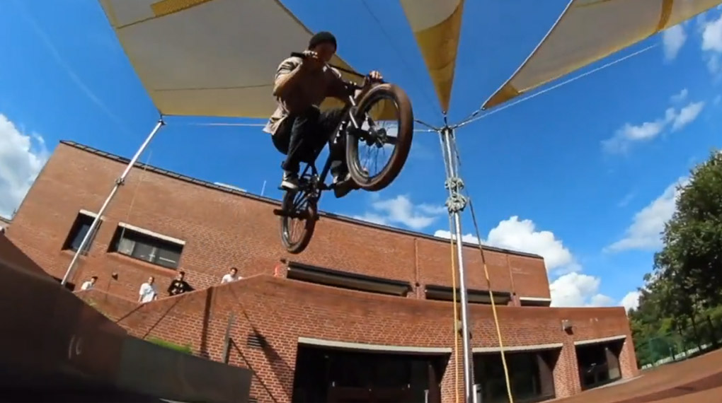 In unserem heutigen Leservideo knöpft sich Aaron Junkert von der Happyhill-Crew einige Streetspots in Münster und den Skateplaza in Enschede vor.