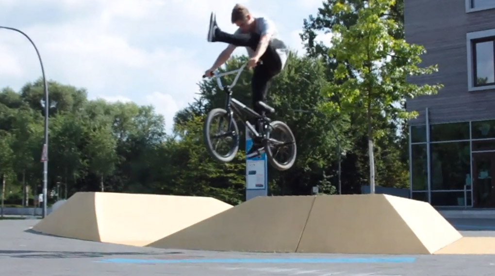 11 Monate, 5 Städte, 25 Fahrer: Im ABD Mixtape 3 gibt es neben jeder Menge Hamburg- und Freiburglocals auch Daniel Tünte und Felix Prangenberg zu sehen.