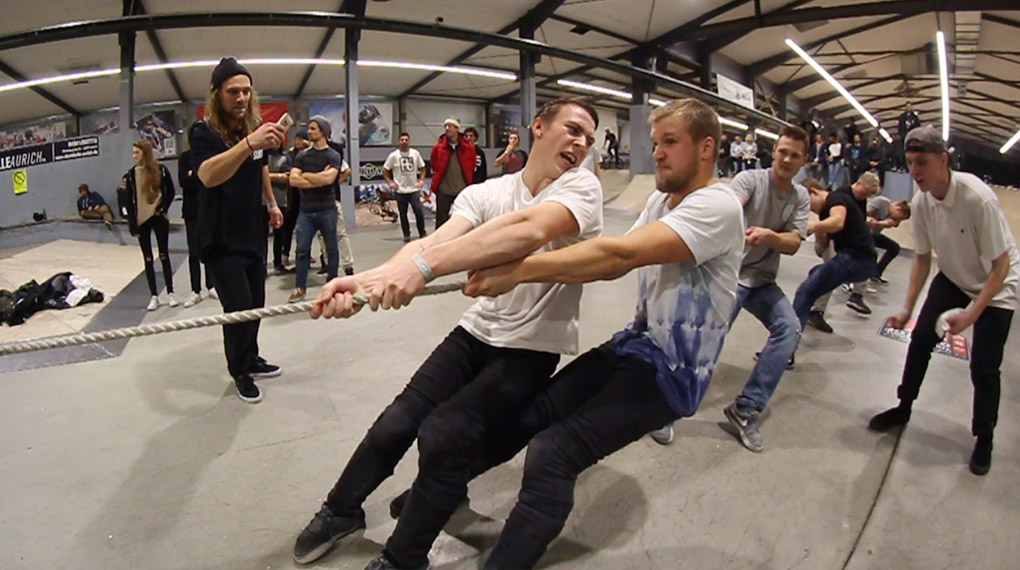 Als Ergänzung zu unserem Video vom Adventsjam 2016 in der Skatehalle Aurich, haben wir hier ein paar Clips, die es nicht in den Hauptedit geschafft haben.