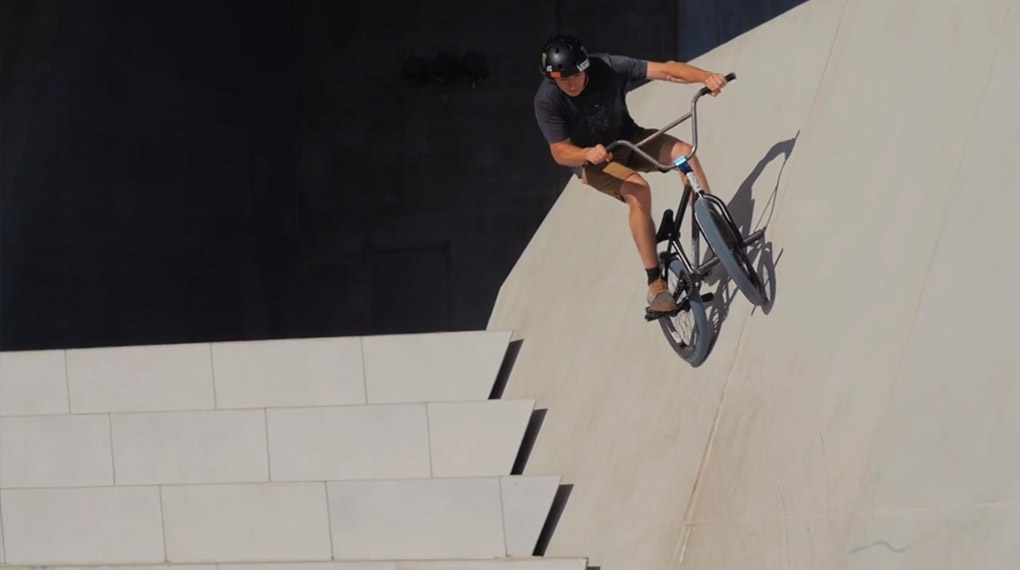 Sechs Minuten Banger am Stück: Alex Donnachie dreht in seiner Section auf der "Transmission"-DVD von BSD komplett frei. Must-watch!