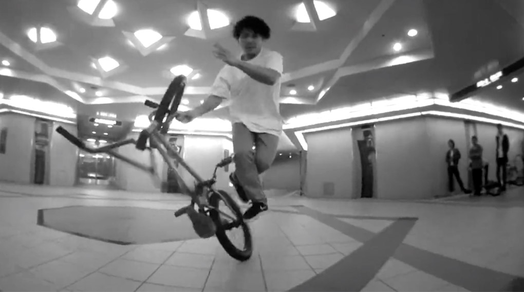 Hier findest du den Teaser für die #autumjapantour 2016 mit Kevin Nikulski, Charles Paty, Thomas Deschenaux, Matti Röse und ihren japanischen Teamkollegen.