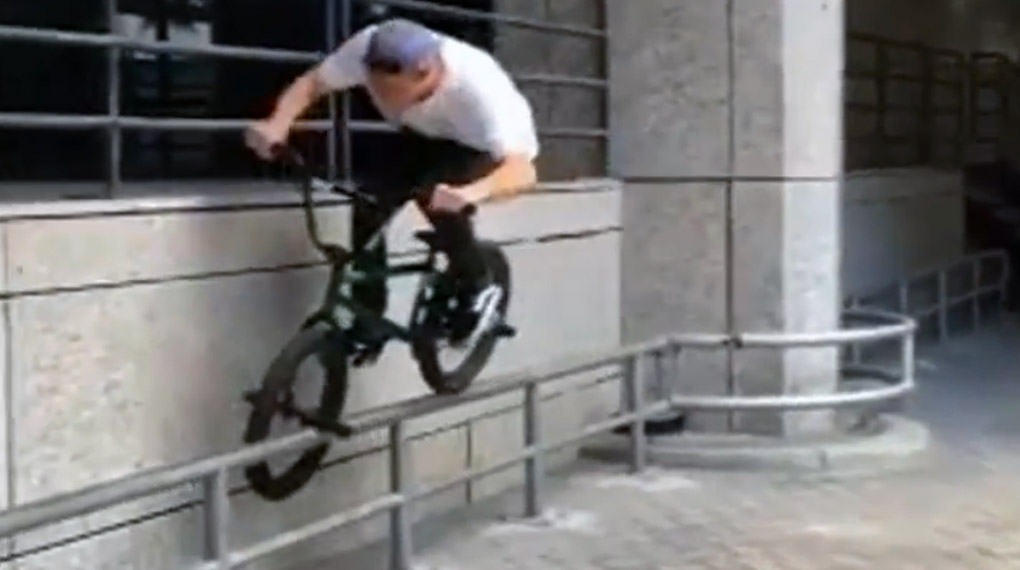 Der Videooutput auf dem Instagra-Account von Bruno Hoffmann ist ziemlich beeindruckend. Diese Compilation lässt einige der besten Clips Revue passieren.