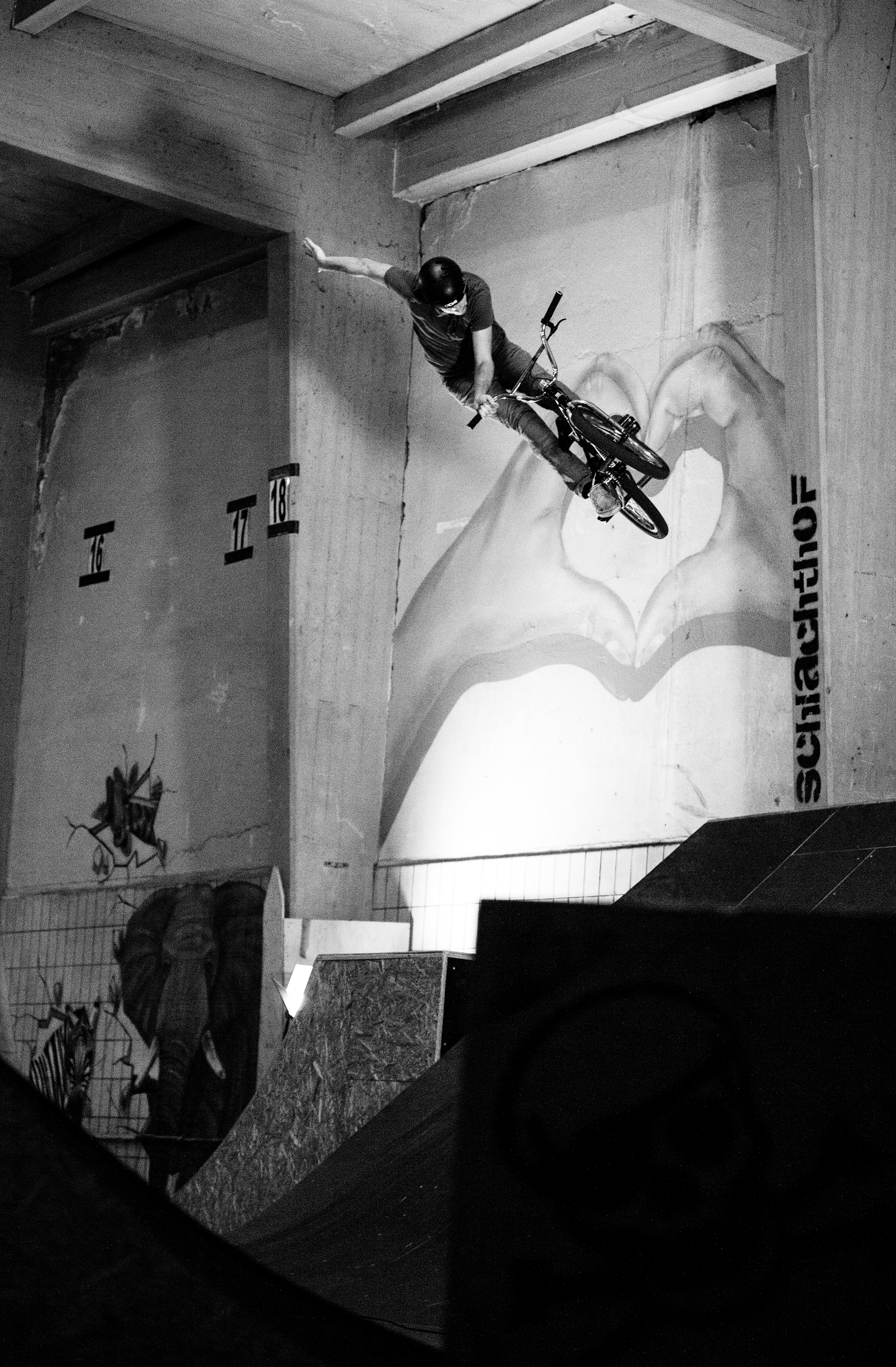 One Handed X-Up von Vincent Unrath in der Halle des Schlachhof Flensburg