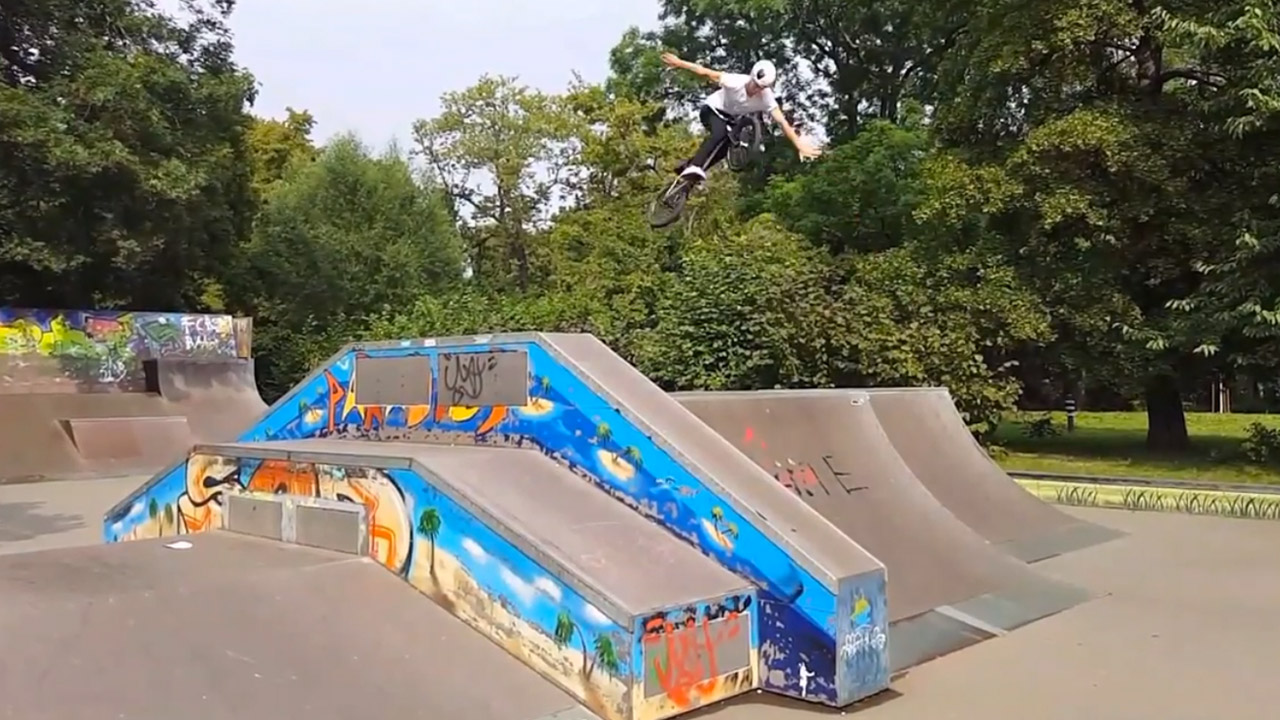 Nach einjähriger Zwangspause wegen Rückenproblemen greift Antonio Wedekind aus Jena wieder an. Mehr dazu in diesem Video.