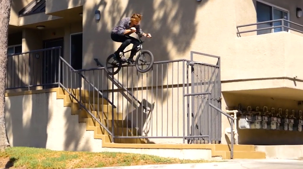 Calvin Kosovich hat eine Vorliebe für hohe Geschwindigkeiten und gefährliche Spots, sein "Welcome to Kink Pro"-Edit fällt dementsprechend unterhaltsam aus.