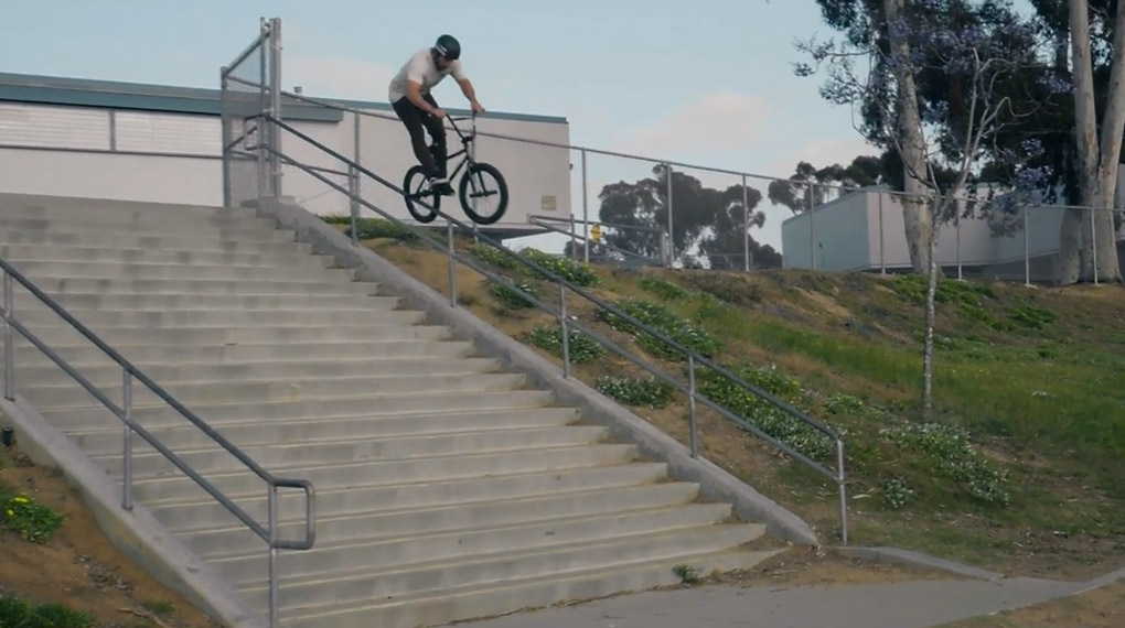 Connor Lodes rührt mit einem Video voller krasser Nosemanuallines und haariger Jumpovergrinds die Werbetrommel für seinen Signaturerahmen von Kink BMX.